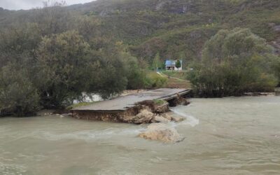 Montenegróban is árad a folyó: Turisták és lakosok is csapdába estek