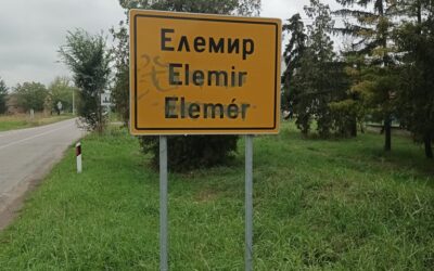 Átfirkálták Elemér településen a magyar feliratot