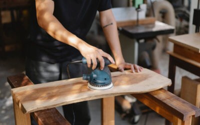 Tizenkétezer szabad munkahely van, mégis sok városban nagy a munkanélküliség