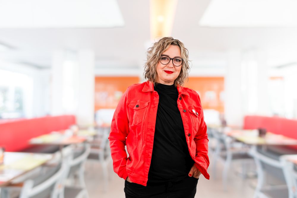 Vesna Weiss, a szerb nyelv oktatásának tapasztalt szakértője