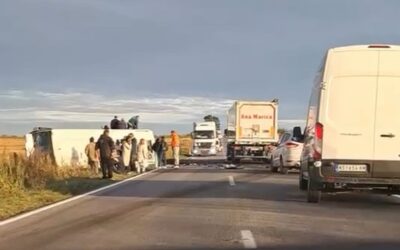 Egy ember meghalt, harminchatan megsérültek a buszbalesetben