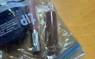 Horgoson egy nőnél többféle drogot, Újvidéken egy küldeményben pisztolyt találtak (Fotók)