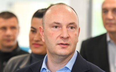 Hivatalos: Újvidék polgármestere is lemondott