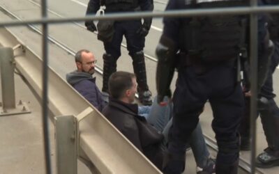 Tettlegesség és bilincselés Belgrád ikonikus hídján