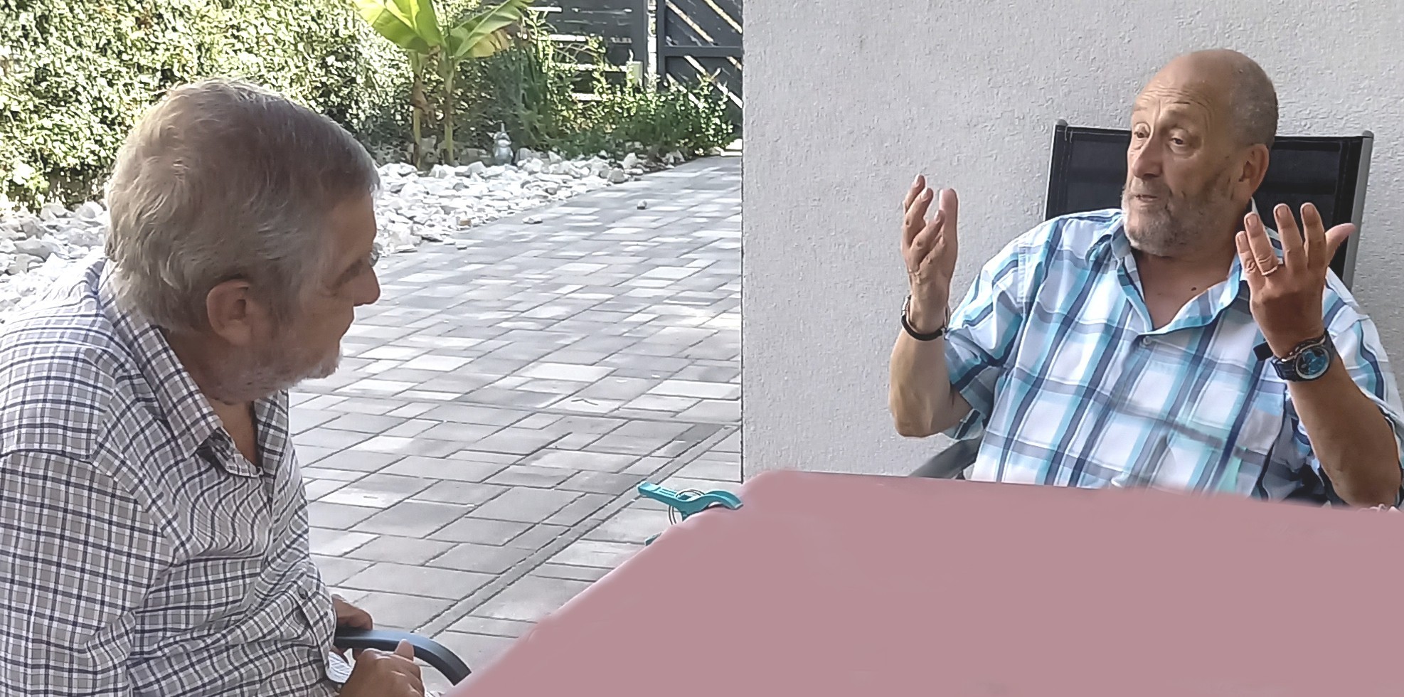 „Ez a játék csak másodsorban tudáspróba, elsősorban szórakoztató vetélkedőműsor. A nézőknek. És mindig ők lesznek többen.”