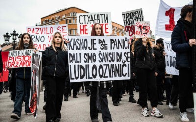 Autójával a gyalogjárdára hajtott egy férfi Újvidéken