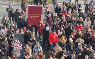 „Ez a hatalom magától nem áll meg. Nekünk kell megállítanunk!”