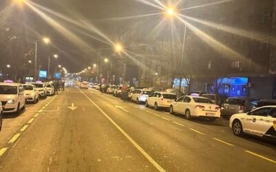 Megvertek egy taxisofőrt, tiltakozó felvonulás a fővárosban (Videó)