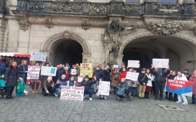 Szerbiában és külföldön is egyre több helyen tüntetnek