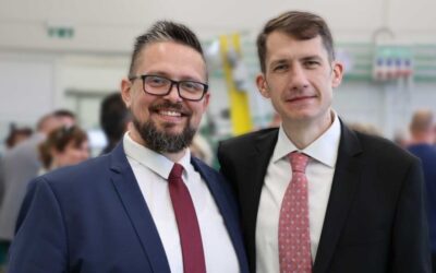 VMDK: Pásztor és Juhász is mondjon le!