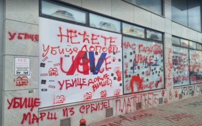 Kidekorálták a haladók egyik újvidéki irodáját a tiltakozó egyetemisták