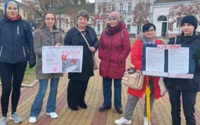 „Ez egy maraton, ki kell tartani!” Óbecsén három hónappal ezelőtt mindössze hat nő állt ki tiltakozni, ma már ezrek