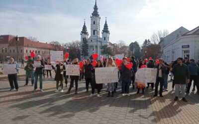 „Nincs miért bocsánatot kérni” Rendőri biztosítás mellett tartották meg az óbecsei képviselő-testület ülését