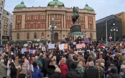 A nyugdíjas katonák is az egyetemisták mellé álltak