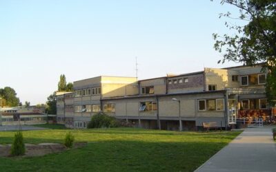 Berontott a temerini iskola zeneórájára egy agresszív volt diák