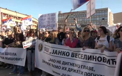 Az ellenzék támogatásáról biztosította a pénzüktől megfosztott tanárokat