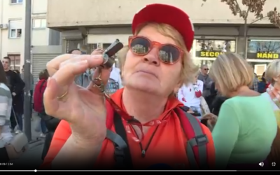 Ez a síp buktatta meg Miloševićet, és ha Isten is úgy akarja, akkor most őt is megbuktatja (Videó)