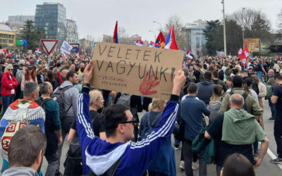 Olvasói fotók és videók a belgrádi tömegtüntetésről
