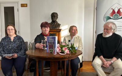 Szabadkai családtörténet Bemutatták Földi Erzsébet Tükörkép háttérrel című emlékiratát