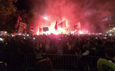 Tűt nem lehetett leejteni Szabadkán az országos tüntetés késő esti óráiban