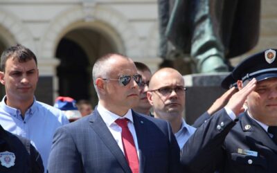 Haladókra emelt gumibotot, leváltották a brutalitásáról már régóta hírhedt újvidéki rendőrfőnököt