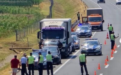 Elaludhatott a teherautó sofőrje, ez okozta a rendőr halálát