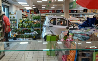 Kisautóval a szupermarketbe