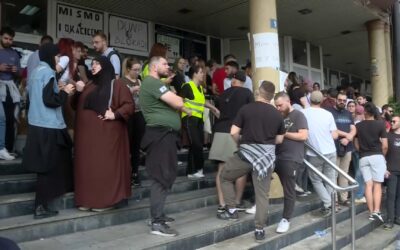 A házelnököt „pumpálással” várják a polgárok