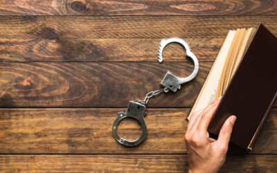 Tojást, párizsit és szappant küldtek a letartóztatott ex-miniszternek