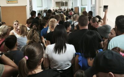 Bezárkózott a női vécébe, a rendőrök menekítették ki a haladópárti iskolaigazgatót A szülők félbeszakították a tantestületi ülést