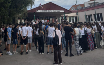 Az igazgatónő leváltása miatt az összes diák bojkottálja a tanítást egy niši gimnáziumban