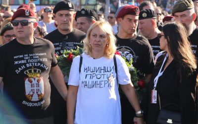 Dijana Hrka elhagyta a parlament előtti területet