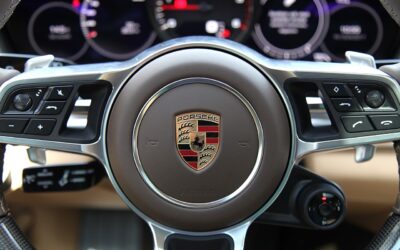 Több mint kétszázzal száguldott a Porsche fiatal sofőrje, de a rendőrök utolérték