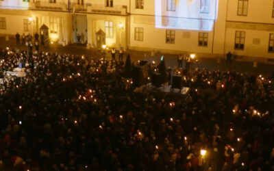 Magyar Péter: Ennek a hatalomnak vége van Tömegtüntetés a gyermekvédelemért a Sándor-palota előtt