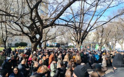 „Nem reform, hanem támadás!” Tüntetnek az igazságügyi törvénycsomag ellen Újvidéken