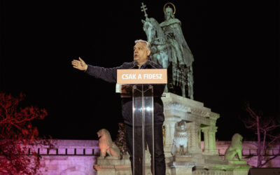Újraválasztották Orbánt, még egy évig ő a Fidesz elnöke A négy alelnök Gál Kinga, Bóka János, Gyopáros Alpár és Kreicsi Bálint