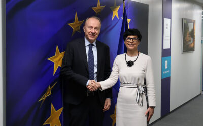 „Európa új vezetőt keres Szerbiában”