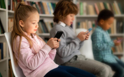 A hazai iskolákban is betiltják a mobiltelefon használatát?