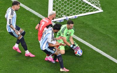 Messi két gólja világrekordot és három pontot ért