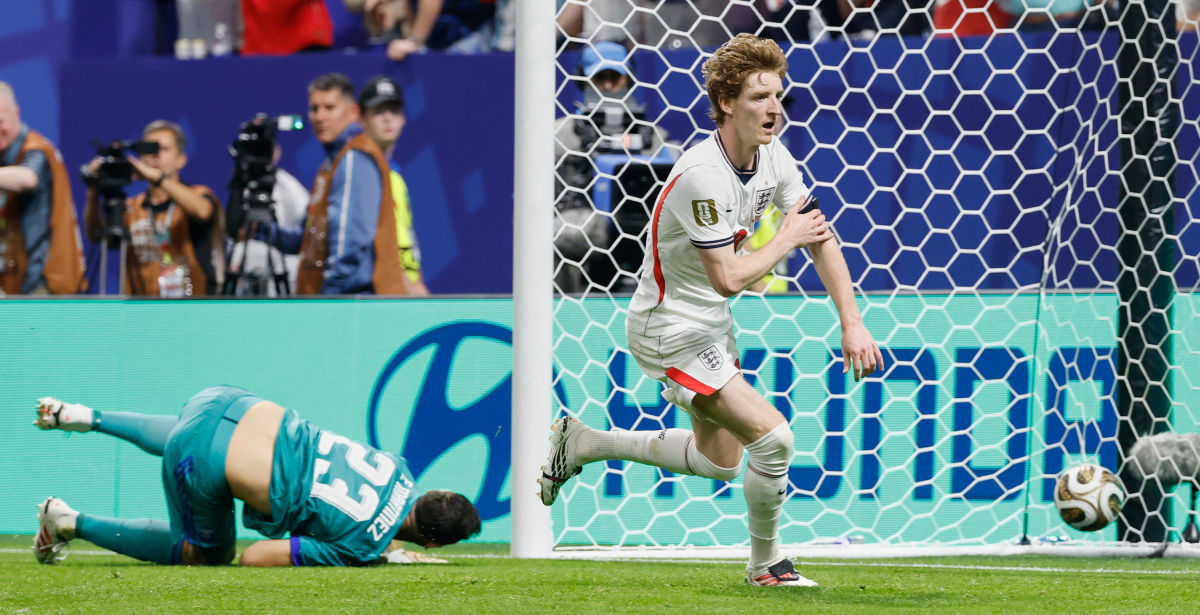 Az angol Anthony Gordon gólöröme az elődöntőben Argentína ellen Atlantában, július 15-én (AP Photo/Erik S. Lesser)