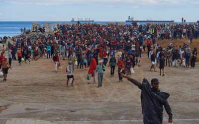 Tömegek tüntetnek Spanyolországban a ceutai migrációs válság miatt
