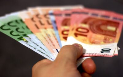 Pénz, pénz, pénz, pénz, pénzecske