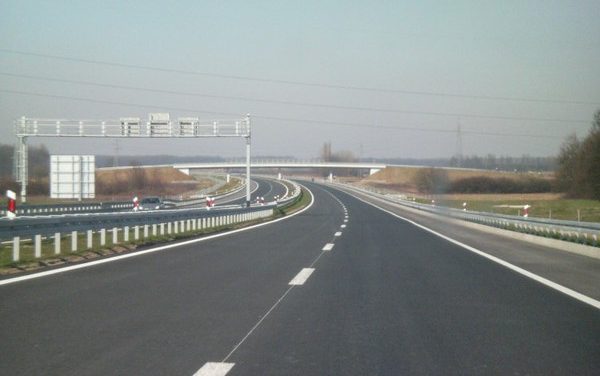 Egyelőre nem drágul az autópályák használati díja