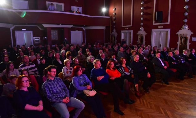 Politikai beszédek nélkül