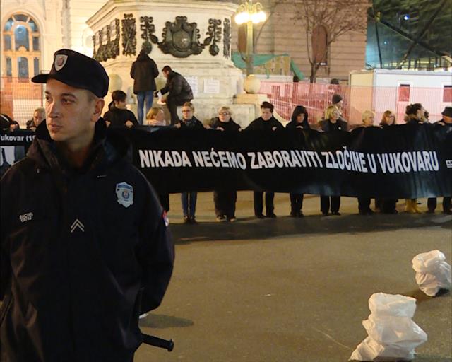 <span class="entry-title-primary">Vajdaságnak törlesztenie kell Vukovárért és önmagáért</span> <span class="entry-subtitle">Beszélgetés Staša Zajovićtyal, a Nők feketében háborúellenes női mozgalom koordinátorával Vukovár szétrombolásának huszonötödik évfordulóján</span>