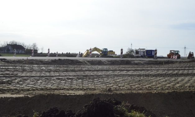 Y-ág: már dolgoznak a gépek