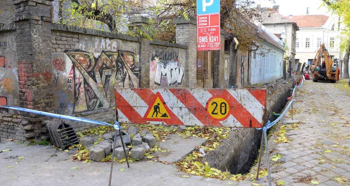 Ostorfákkal és anélkül