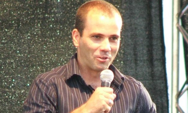 „Azt hiszem, nem írnám meg könyvben, hogy milyen nehéz könyvet kiadni”