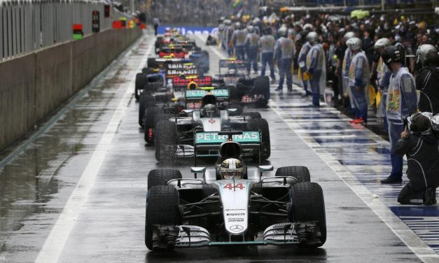 <span class="entry-title-primary">F1 – Az utolsó versenyen fog eldőlni a világbajnoki cím sorsa</span> <span class="entry-subtitle">Hamilton nyert, de Verstappen volt a legjobb versenyző az esős brazil futamon</span>