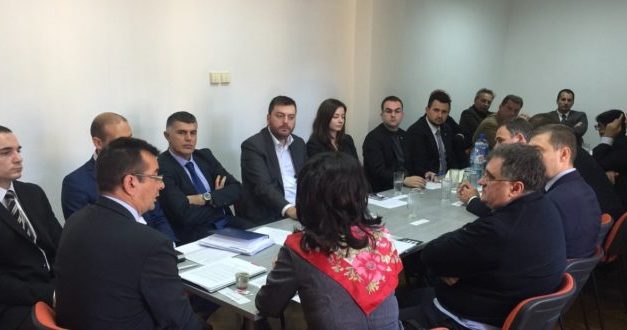 Tisztességes választásokat, közös elnökjelöltet!